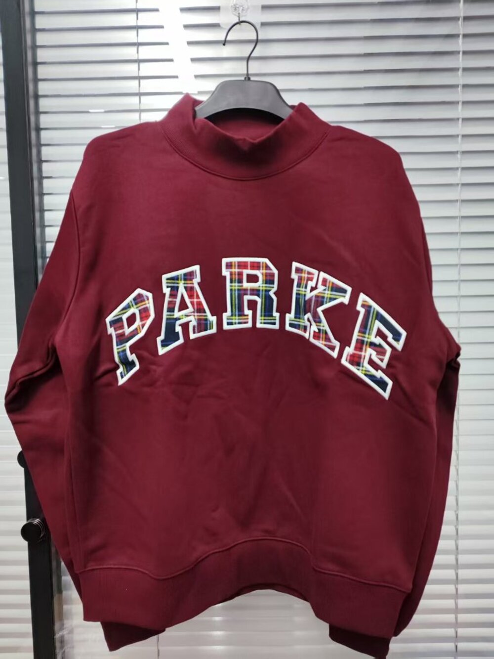 🍷SIZE S/M Parke Mock Neck Plaid Applique Letter Sweatshirt